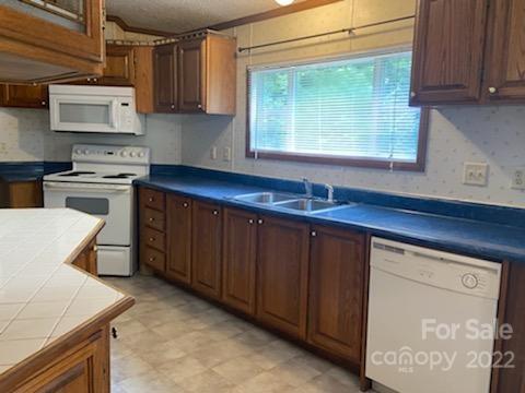 Property image 4 at 3892 Silver Creek Terrace, Morganton, NC 28655