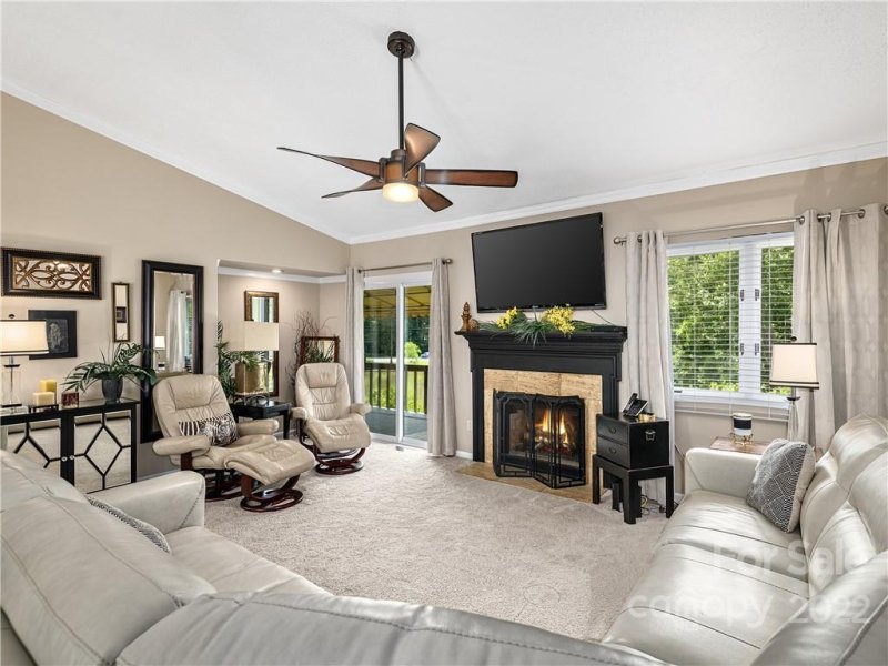 Property image 5 at 109 Deerlake Drive, Asheville, NC 28803