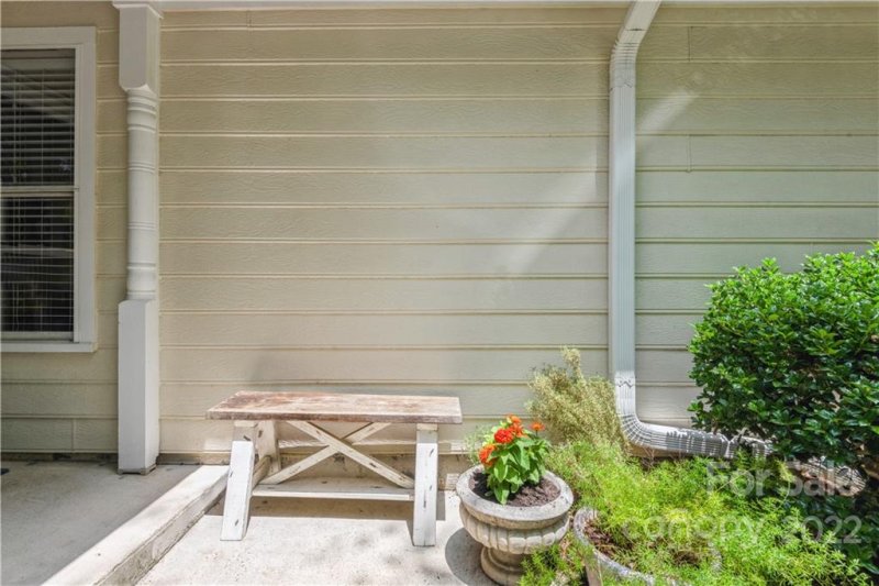 Property image 4 at 2705 Tiergarten Lane, Charlotte, NC 28210