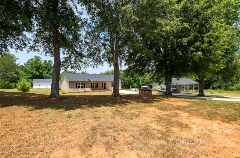 Property image 2 at 1084 Park Circle, Lincolnton, NC 28092