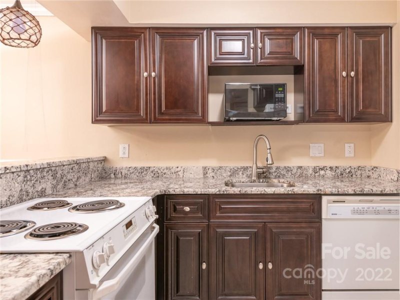 Property image 3 at 1600 Sharon Road, Charlotte, NC 28210