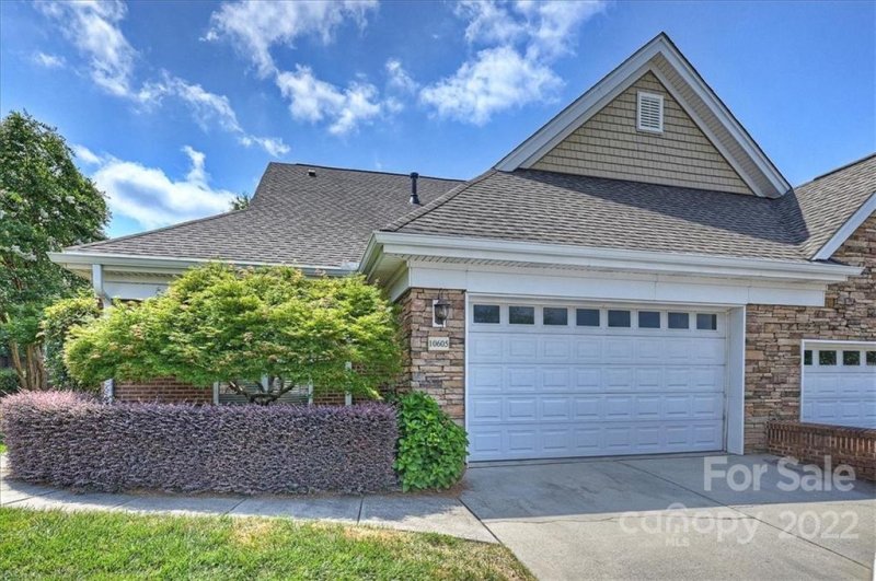 Property image 2 at 10605 Fortuna Court, Matthews, NC 28105