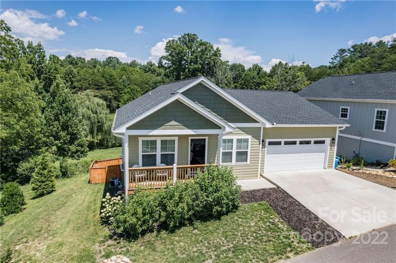 Property image 2 at 111 Greenwood Fields Drive, Asheville, NC 28804