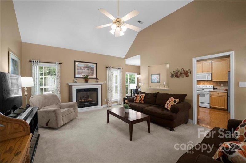 Property image 4 at 15121 Castlebridge Lane, Matthews, NC 28104