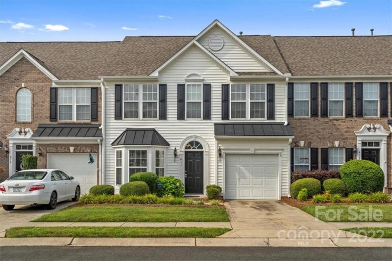411 Foilage Court