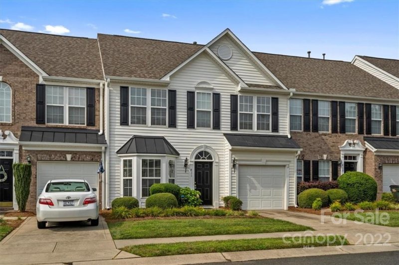 Property image 2 at 411 Foilage Court, Lake Wylie, SC 29710