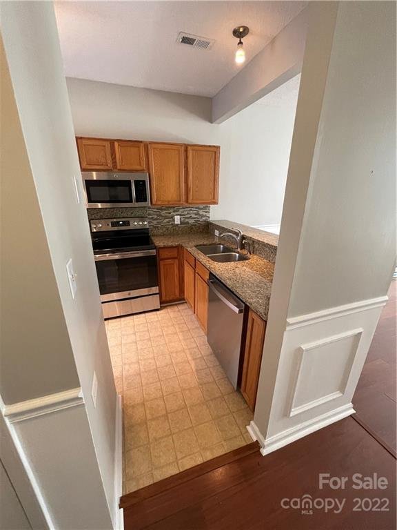 Property image 4 at 9025 Cinnabay Drive, Charlotte, NC 28216