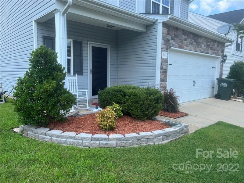 Property image 2 at 1134 Blue Topaz Drive, Dallas, NC 28034