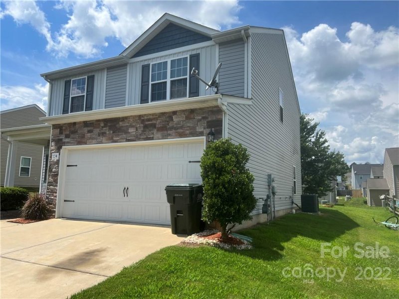 Property image 4 at 1134 Blue Topaz Drive, Dallas, NC 28034