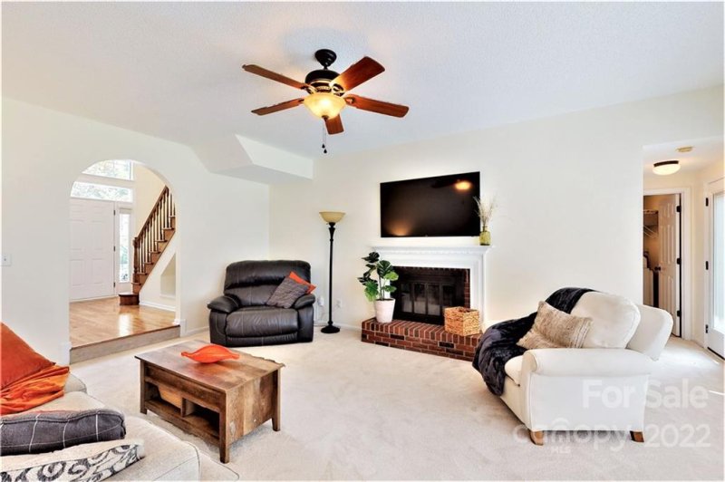 Property image 3 at 10107 Elsenham Lane, Charlotte, NC 28269