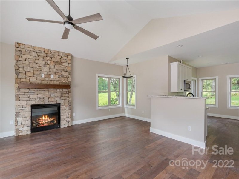 Property image 5 at 146 Olde Oak Way, Hendersonville, NC 28792