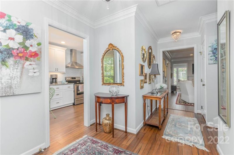 Property image 3 at 4325 Woodglen Lane, Charlotte, NC 28226