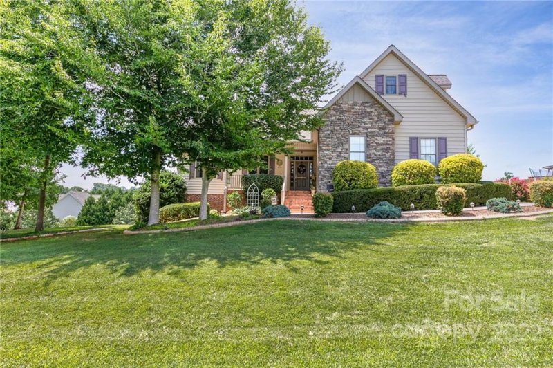 Property image 3 at 173 Lippard Springs Circle, Statesville, NC 28677