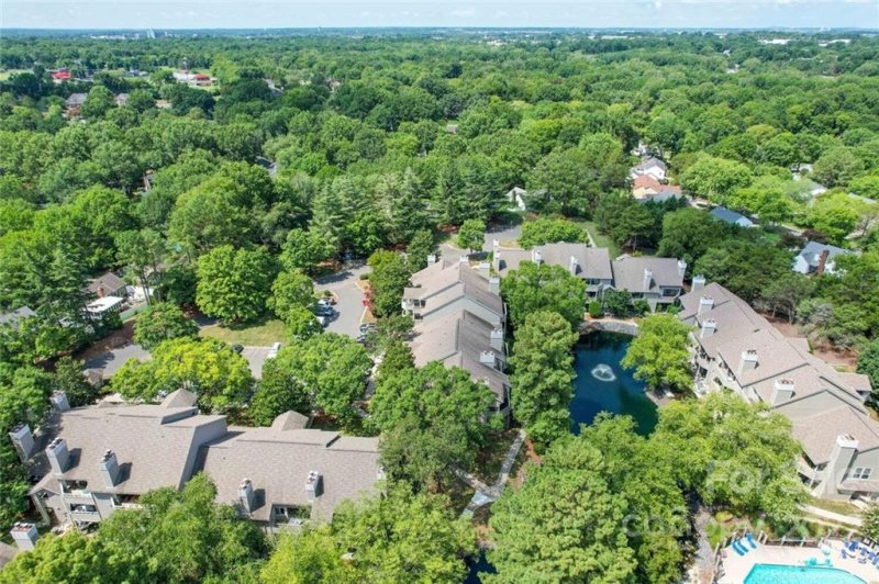 Property image 2 at 2513 Stockbridge Drive, Charlotte, NC 28210