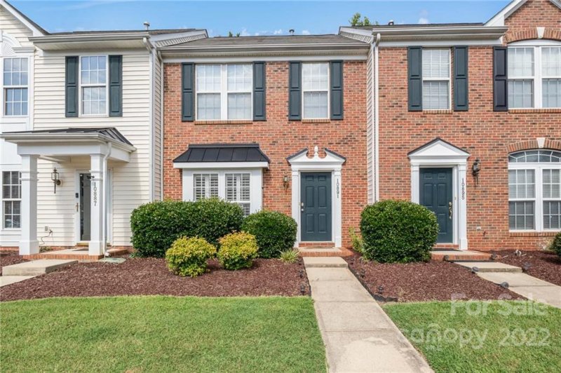 Property image 2 at 10891 Garden Oaks Lane, Charlotte, NC 28273