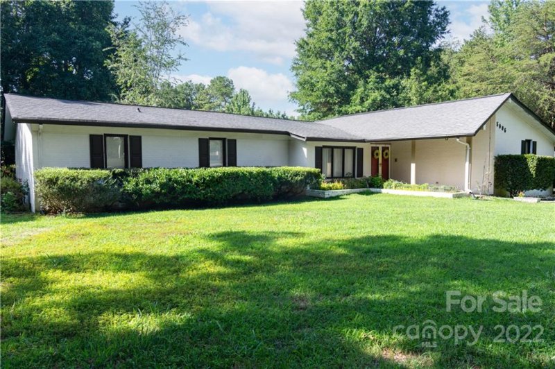Property image 4 at 5006 Isaac Drive, Charlotte, NC 28216