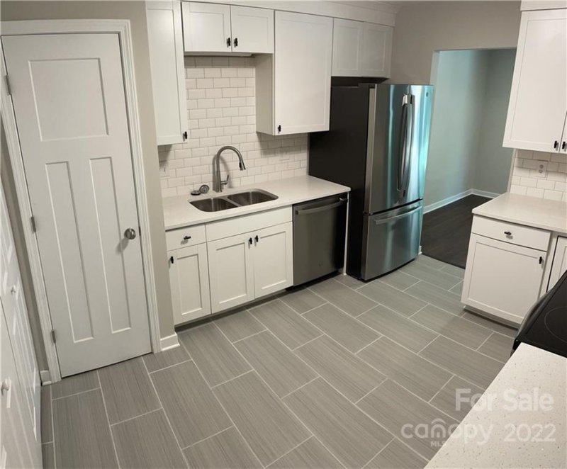 6600 Point Comfort Lane