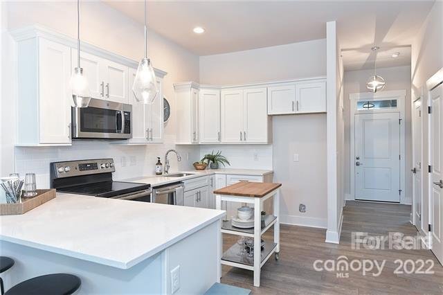 Property image 5 at 935 Mcalway Road, Charlotte, NC 28211