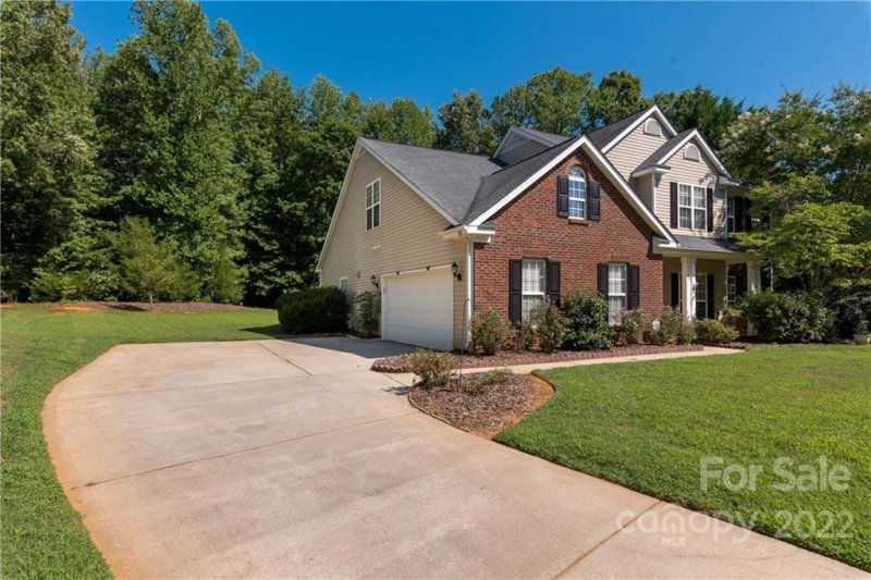 Property image 2 at 6305 Lowergate Drive, Waxhaw, NC 28173