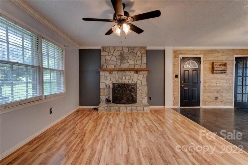 Property image 2 at 716 Ralphs Boulevard, Gastonia, NC 28052