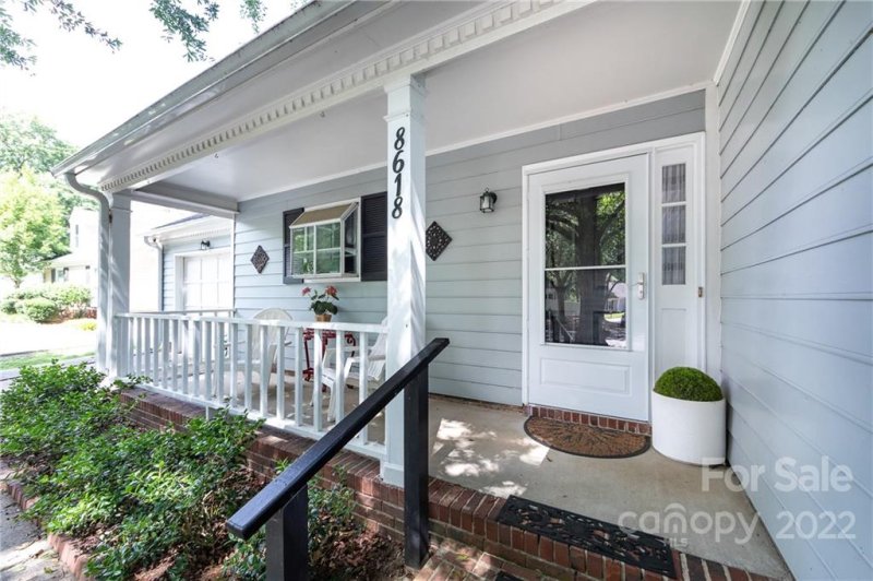 Property image 4 at 8618 Aldergate Court, Charlotte, NC 28210