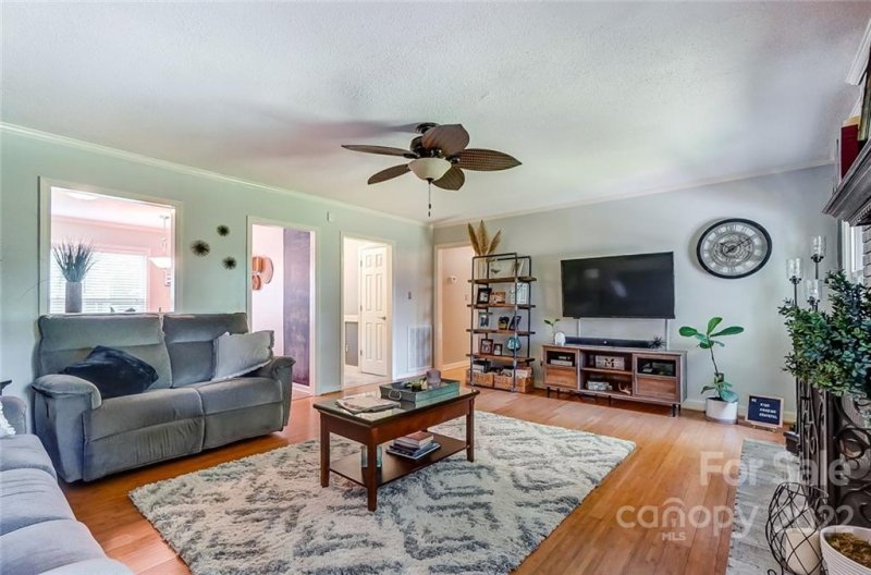 Property image 3 at 2418 Live Oak Court, Gastonia, NC 28056