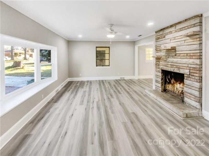 Property image 3 at 1921 Birchcrest Drive, Charlotte, NC 28205