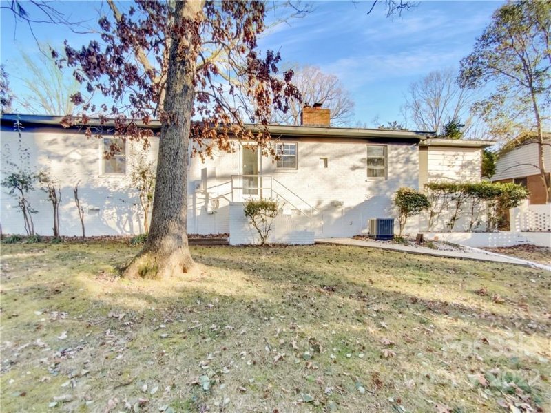 Property image 5 at 1921 Birchcrest Drive, Charlotte, NC 28205