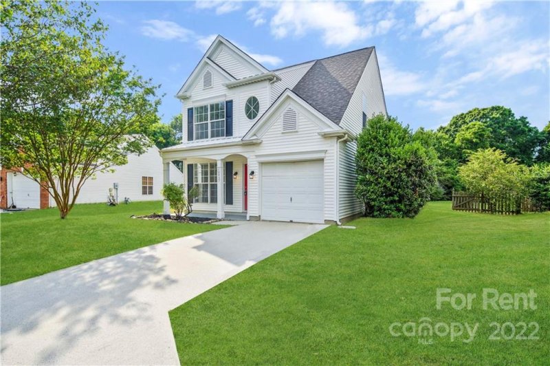 Property image 3 at 10437 Roundleaf Drive, Charlotte, NC 28213