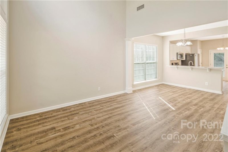 Property image 4 at 10437 Roundleaf Drive, Charlotte, NC 28213