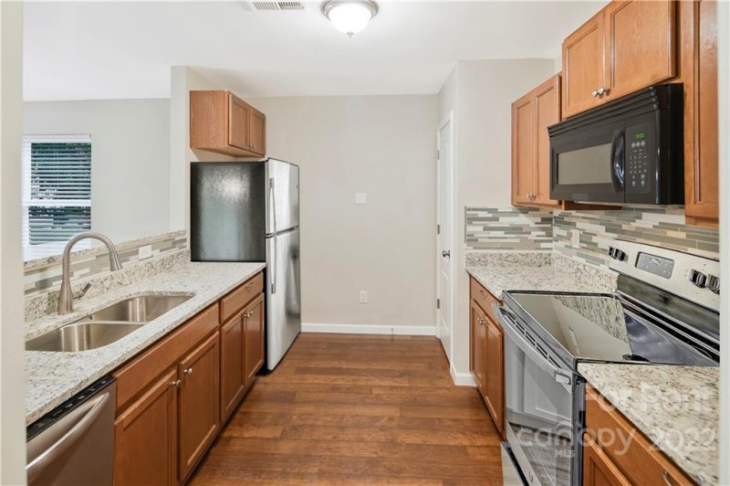 Property image 4 at 6843 Squirrels Foot Court, Charlotte, NC 28217