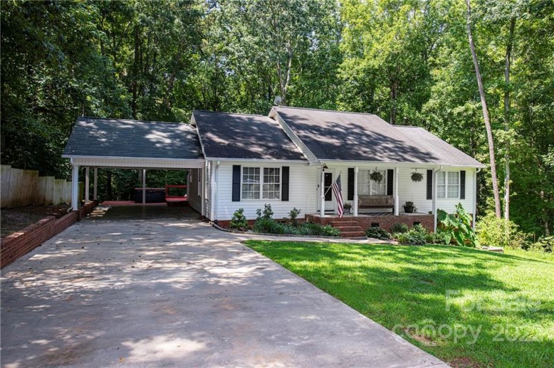 1565 Black Highway