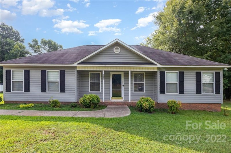 138 Scotch Pine Drive