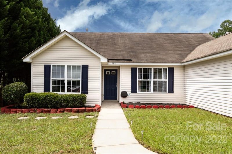 Property image 2 at 3211 Irwin Valley Court, Charlotte, NC 28269