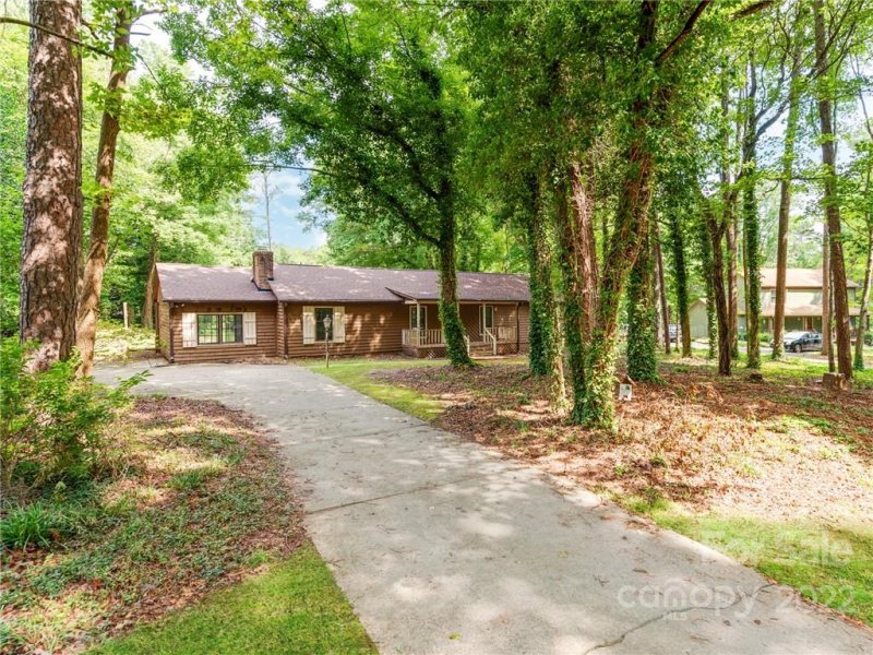 Property image 2 at 2217 Citation Court, Matthews, NC 28105