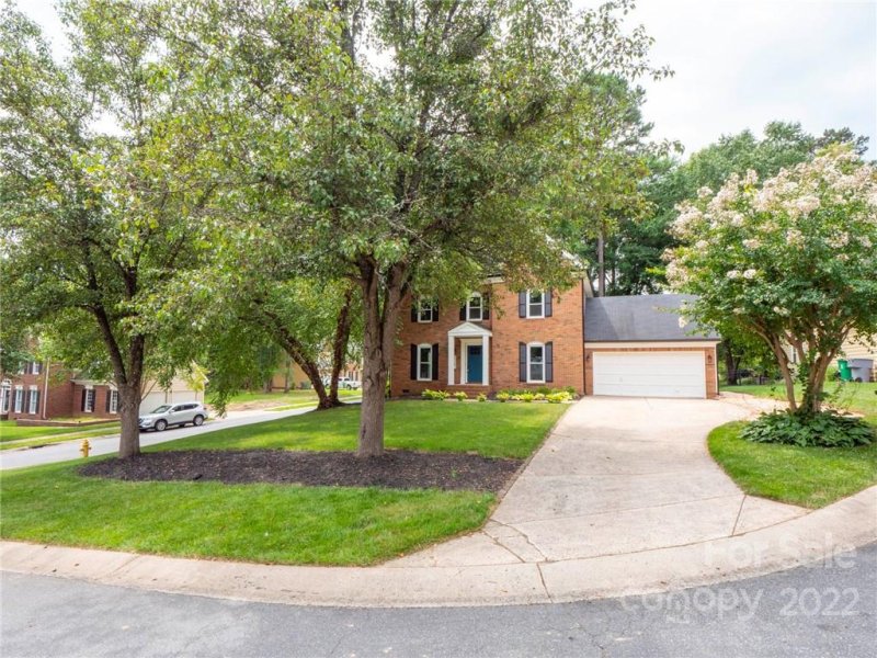 Property image 3 at 612 Grays Creek Lane, Charlotte, NC 28214