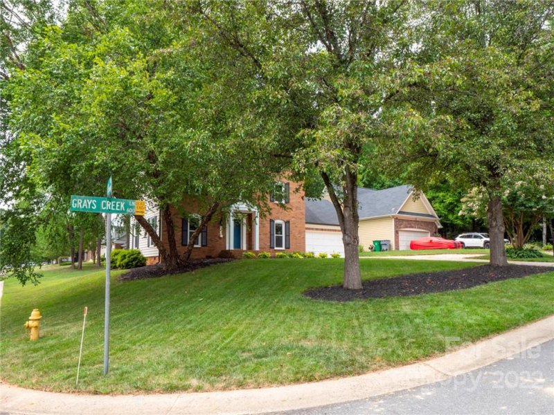Property image 4 at 612 Grays Creek Lane, Charlotte, NC 28214