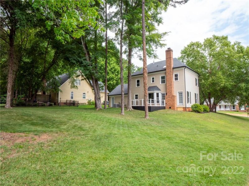 Property image 5 at 612 Grays Creek Lane, Charlotte, NC 28214