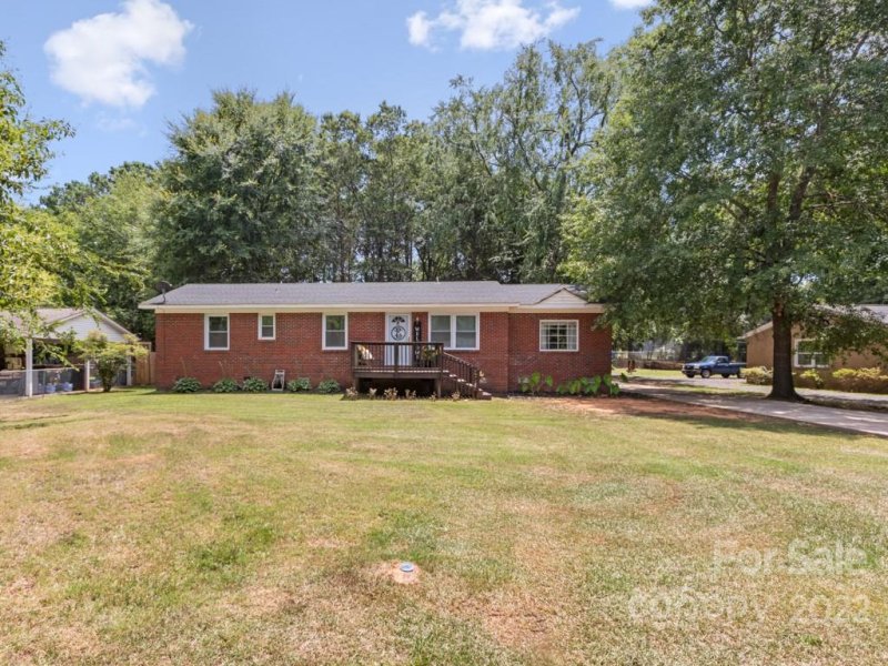 Property image 2 at 5525 Hillsdale Drive, Fort Lawn, SC 29714