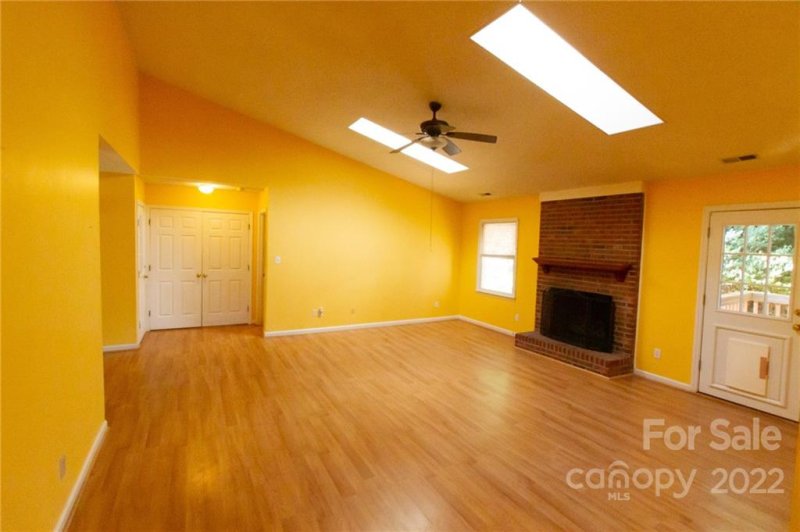 Property image 3 at 24 Marlwood Court, Asheville, NC 28804