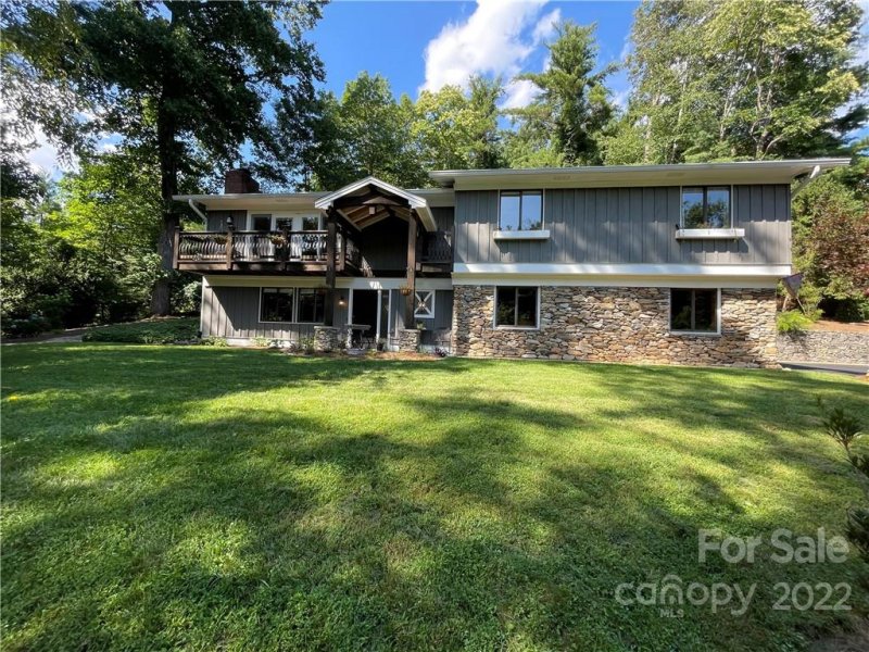 Property image 2 at 932 Toxaway Drive, Hendersonville, NC 28791