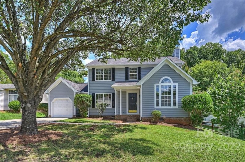 Property image 2 at 9905 Dunfries Road, Matthews, NC 28105