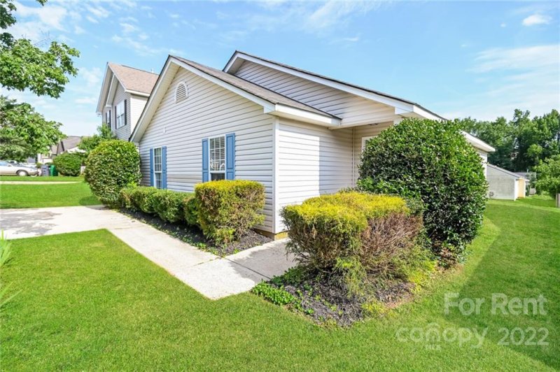 5744 Fairchase Avenue