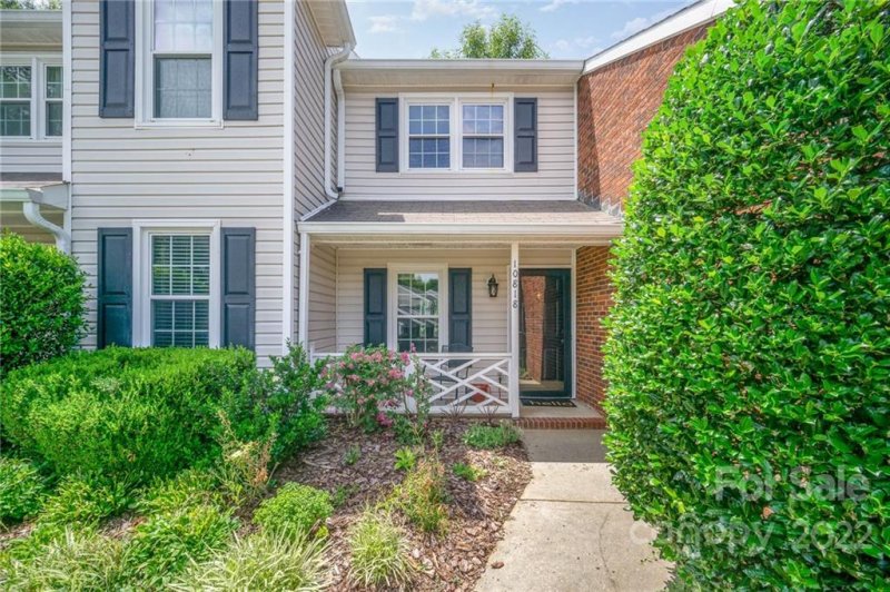 Property image 3 at 10818 Winterbourne Court, Charlotte, NC 28277