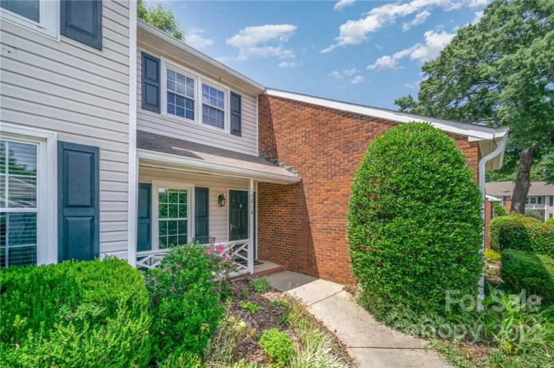 Property image 4 at 10818 Winterbourne Court, Charlotte, NC 28277