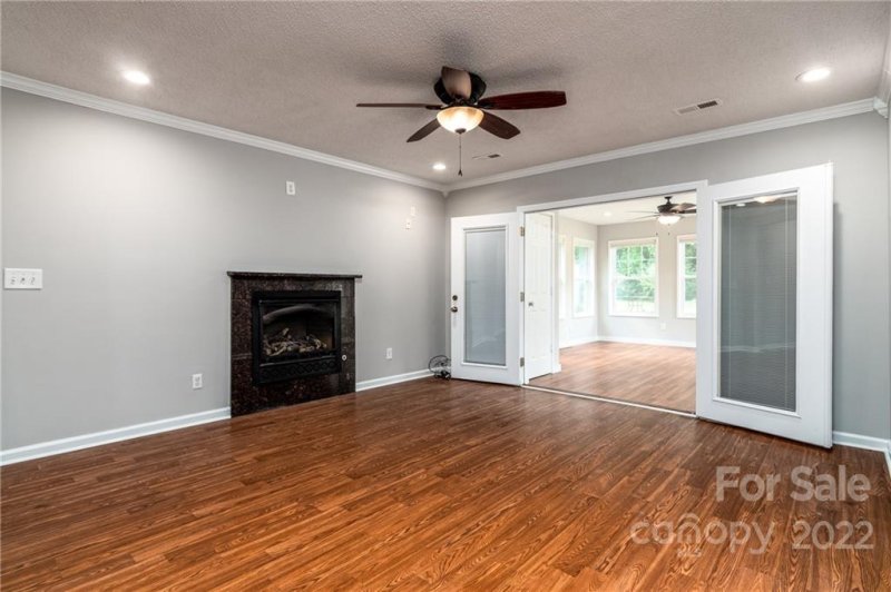 Property image 2 at 7530 Shadowcrest Drive, Charlotte, NC 28217