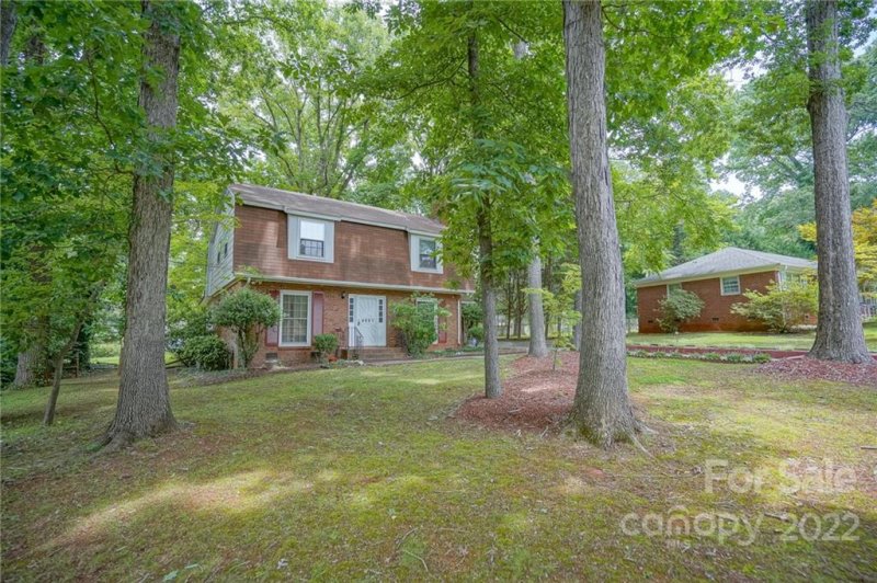 Property image 3 at 4661 Easthaven Drive, Charlotte, NC 28212