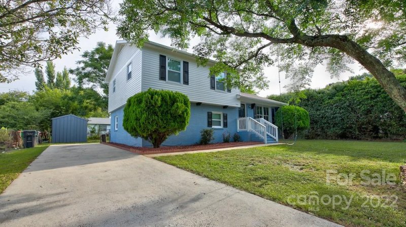 Property image 2 at 9908 Clairemore Place, Charlotte, NC 28216