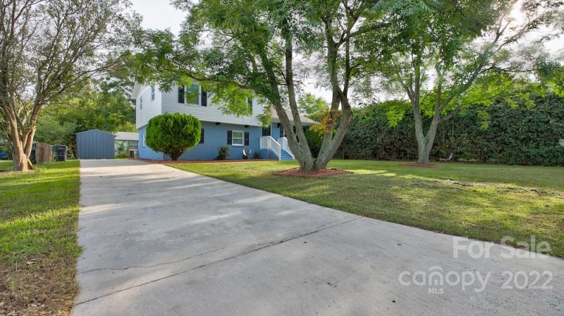 Property image 3 at 9908 Clairemore Place, Charlotte, NC 28216