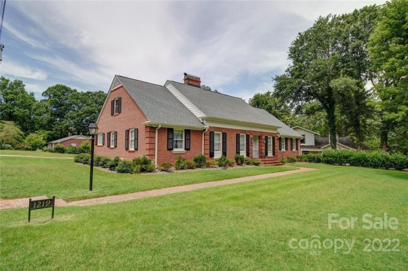 Property image 2 at 1219 S York Street, Gastonia, NC 28052